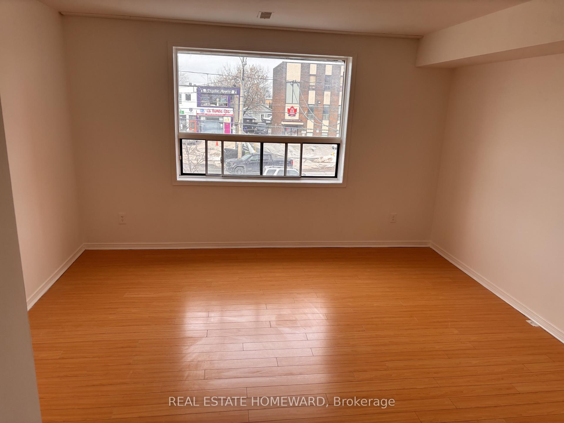 Upper - 879A Wilson Avenue, Toronto 4