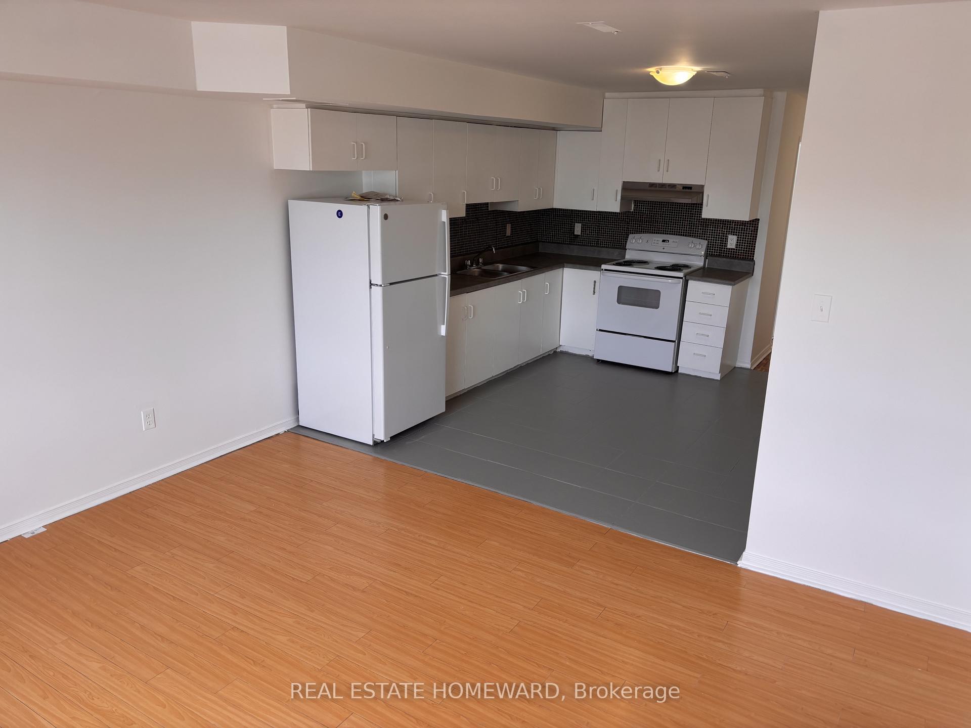 Upper - 879A Wilson Avenue, Toronto 2
