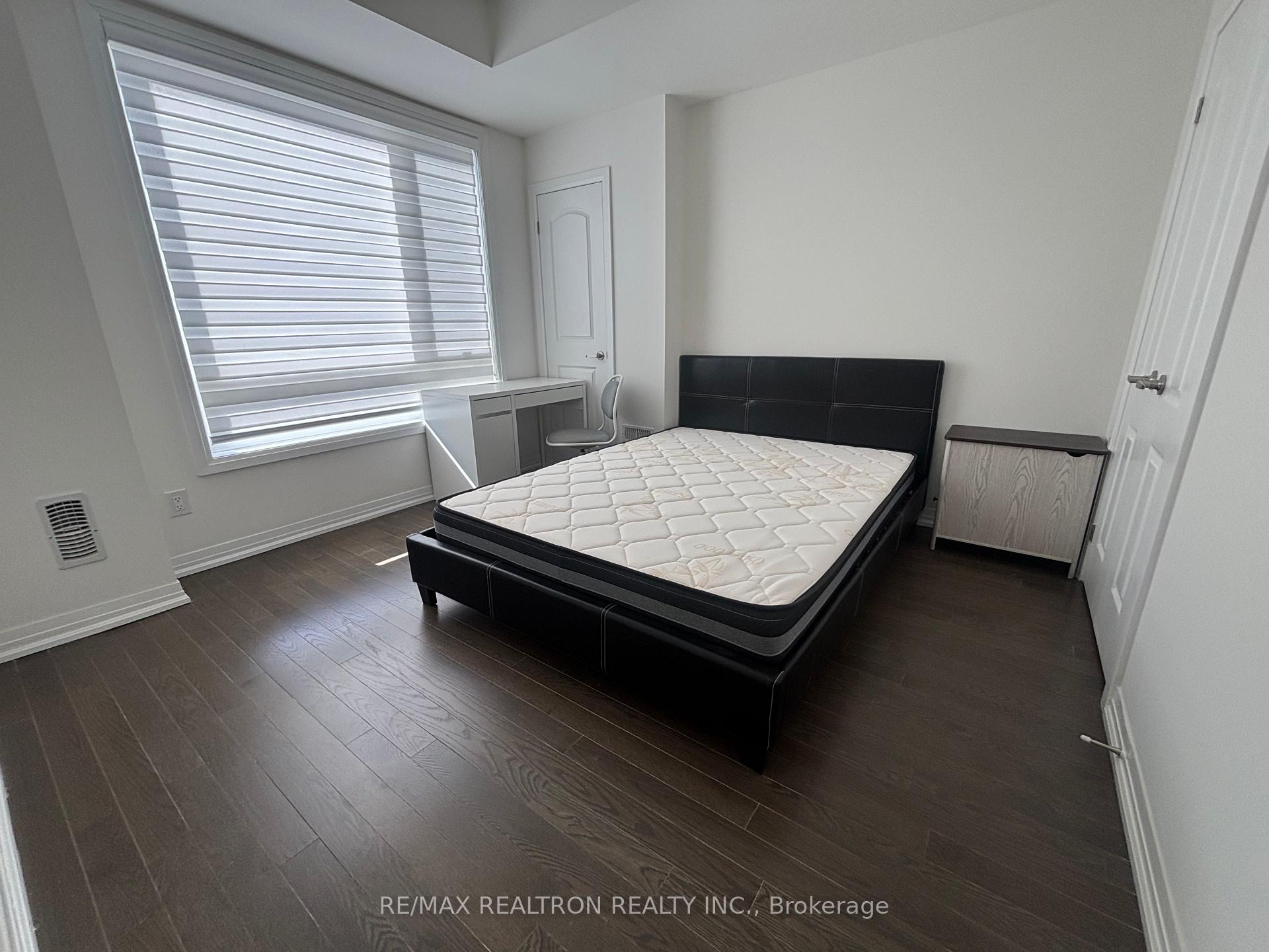 90 Robert Eaton Avenue, Markham 3