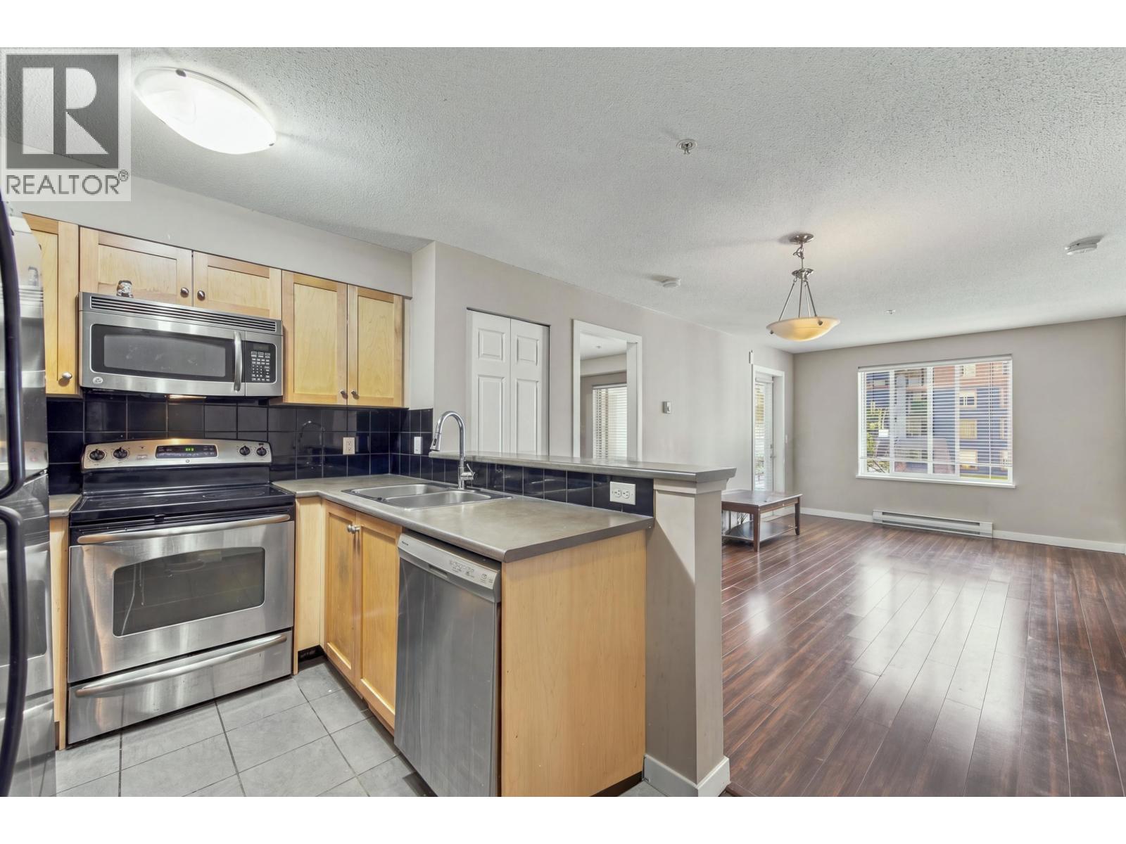 3318 240 SHERBROOKE STREET New Westminster British Columbia Canada Sale residential   HomeLife Benchmark Realty*