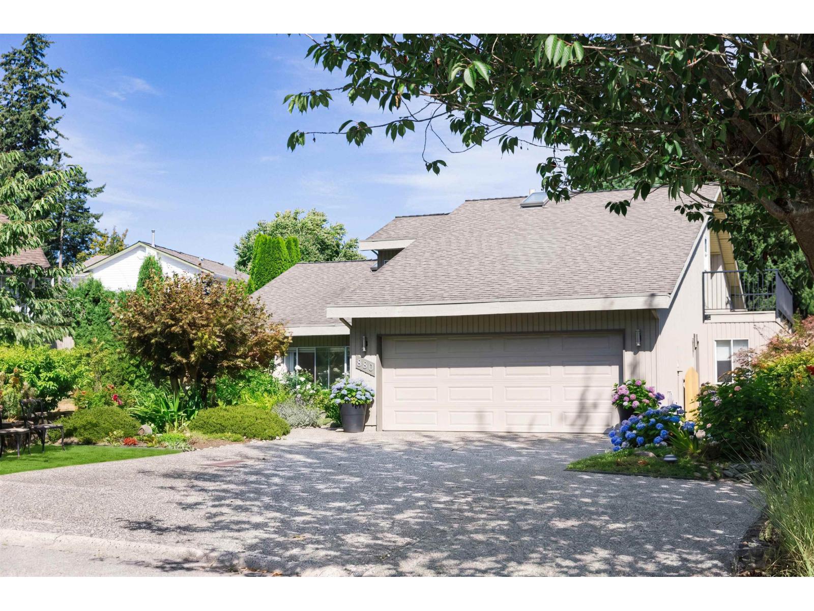 880 164A STREET Surrey British Columbia Canada Sale residential   HomeLife Benchmark Realty Corp.