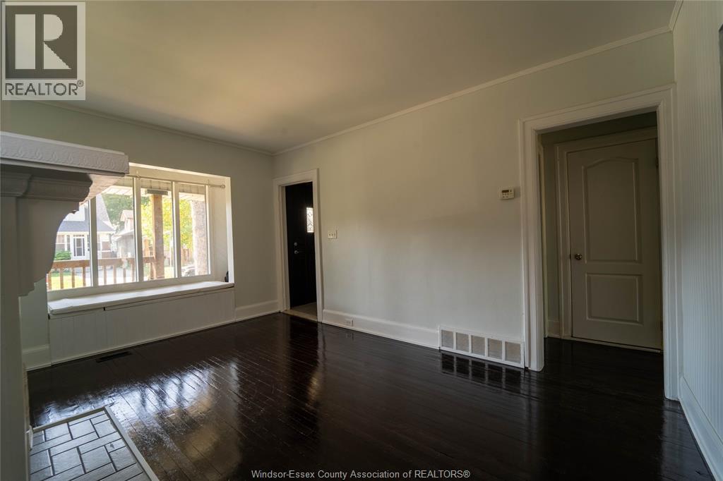 966 CURRY AVENUE, Windsor 3