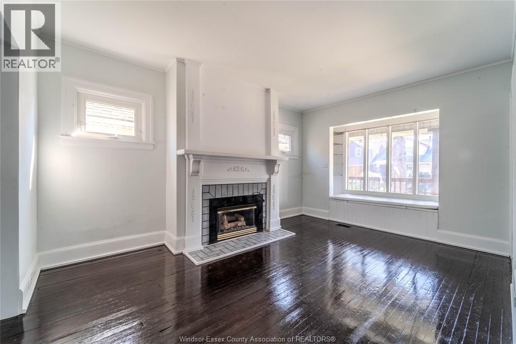 966 CURRY AVENUE, Windsor 2
