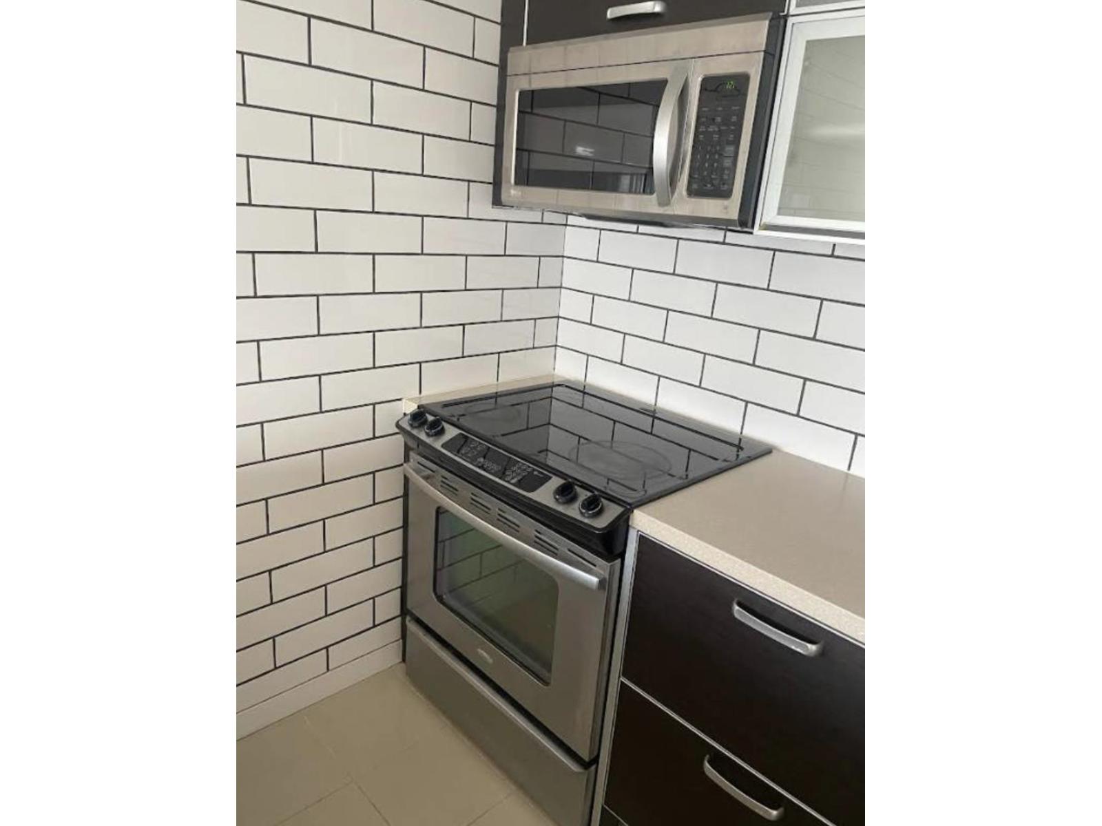3404 13688 100 AVE, Surrey 5