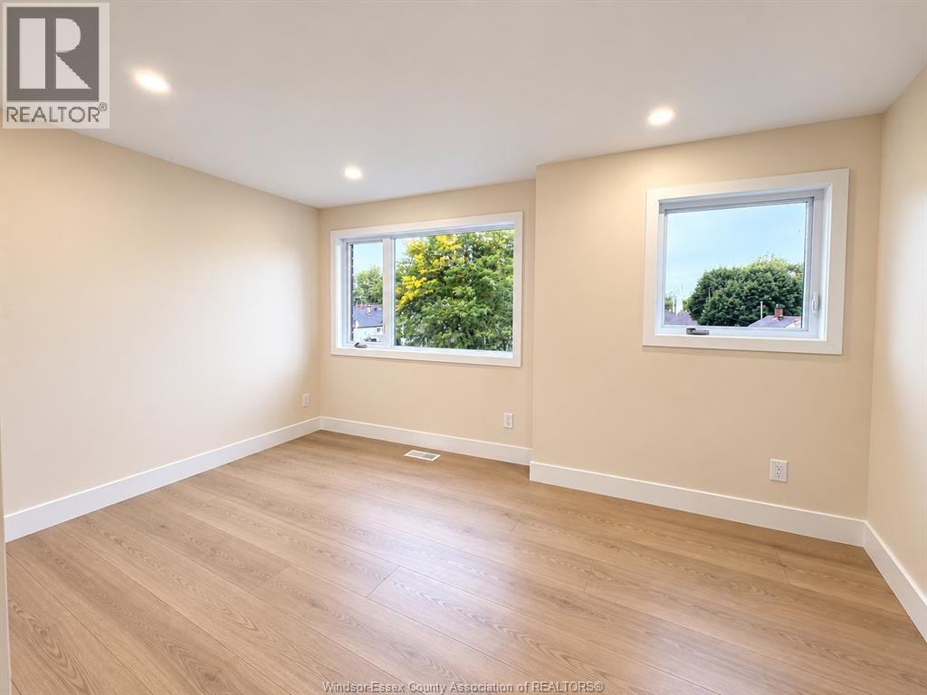 2420 BERNARD, Windsor 4