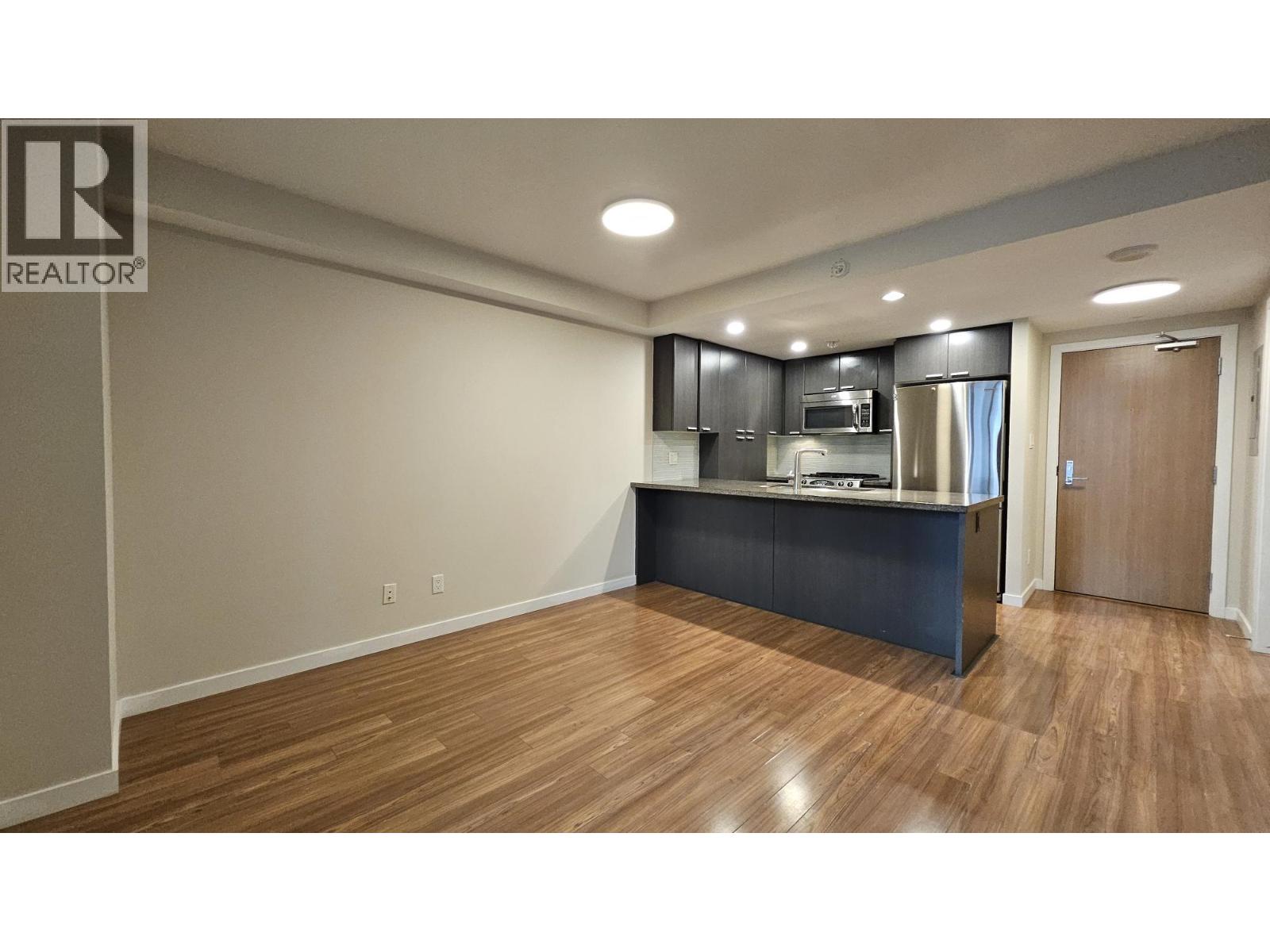 403 2200 DOUGLAS ROAD, Burnaby 2