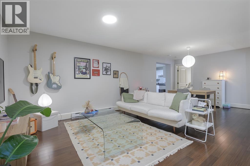 Suite 518 E 16TH STREET, North Vancouver 2