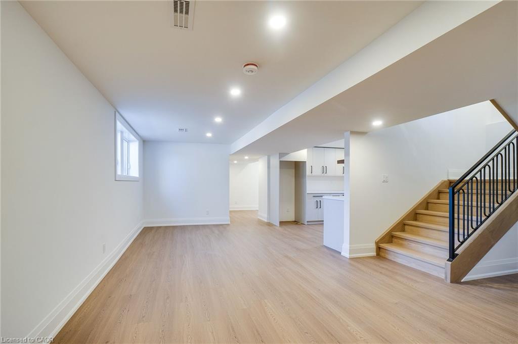 24 Royce Avenue, Stoney Creek 3