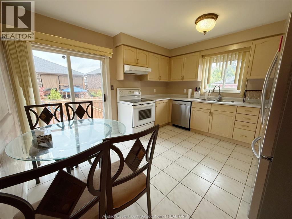 546 COMPTON COURT, Windsor 5