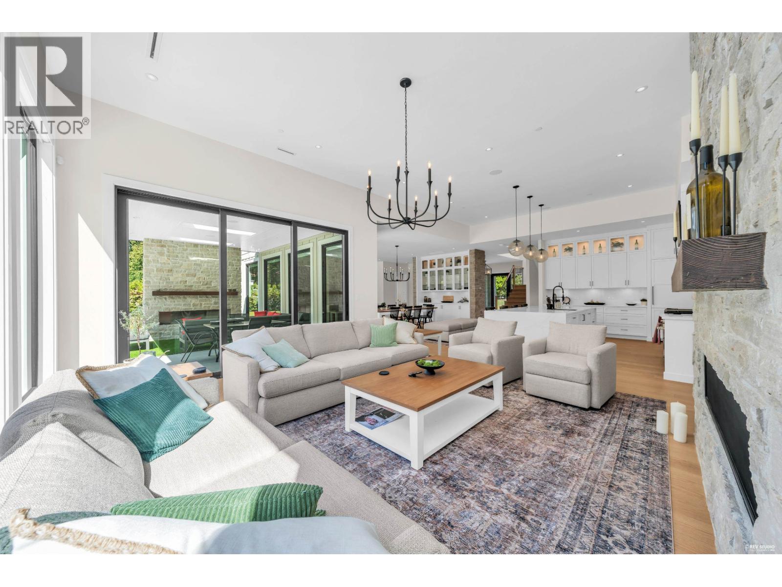 372 MOYNE DRIVE, West Vancouver 4