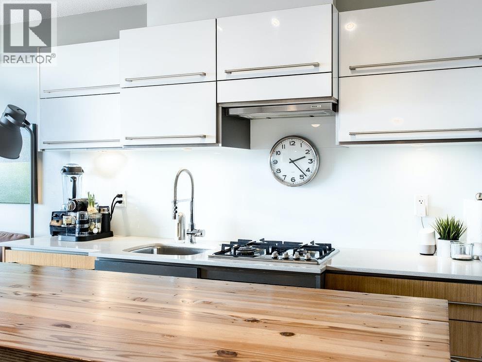 605 718 MAIN STREET, Vancouver 5