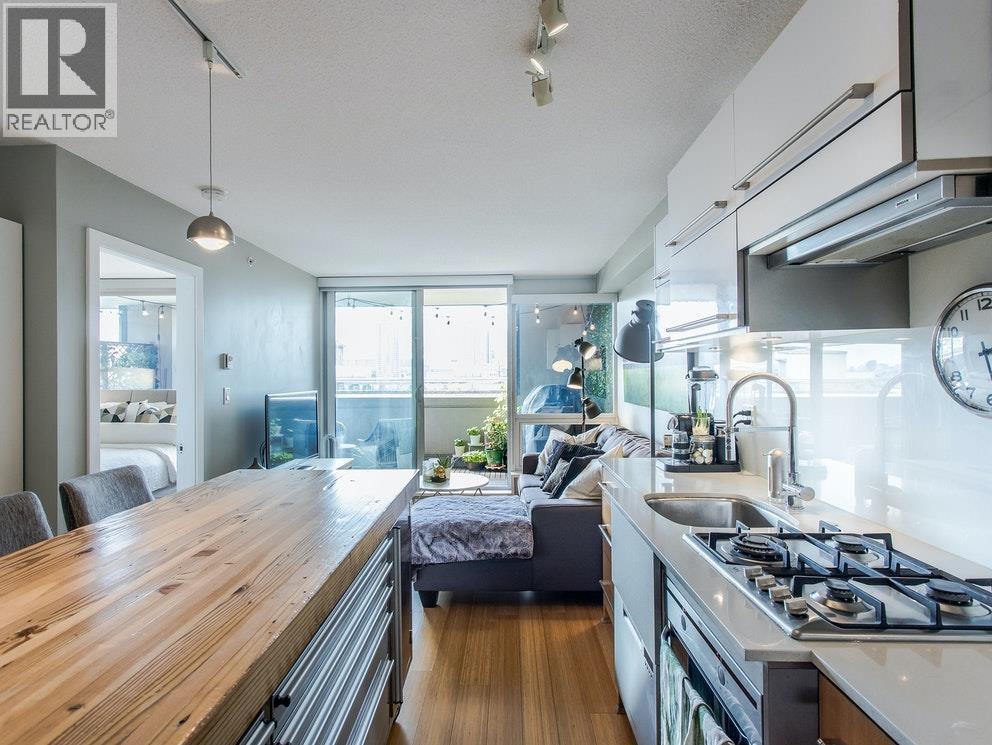 605 718 MAIN STREET, Vancouver 2