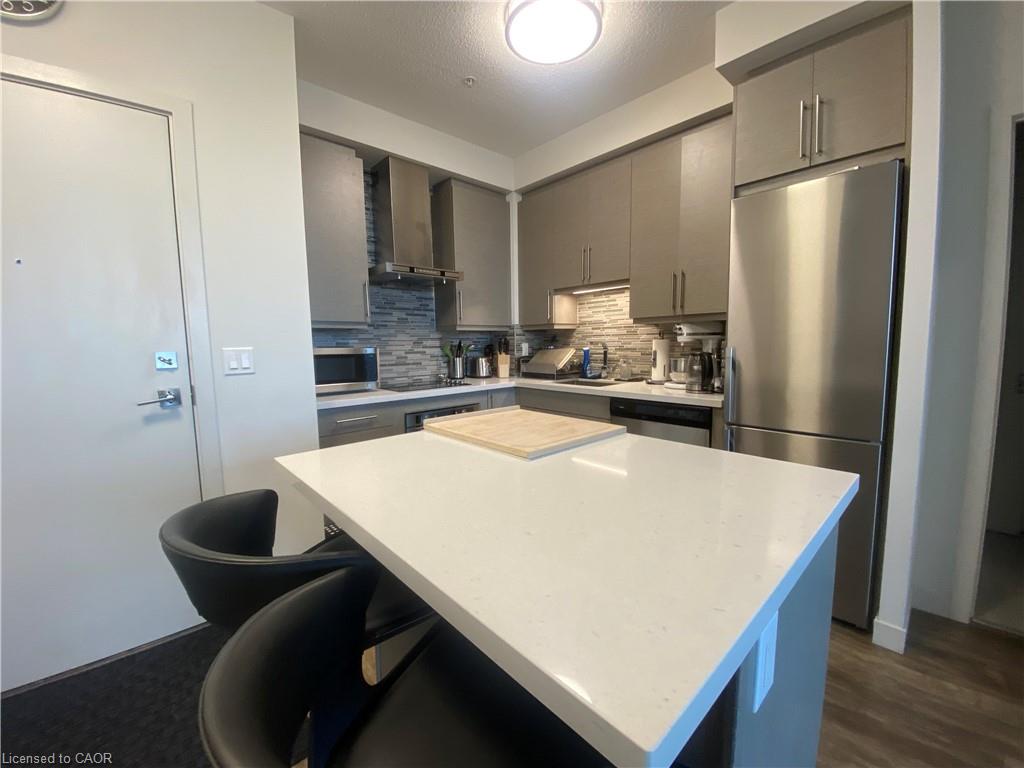 901 - 2081 Fairview Street, Burlington 3