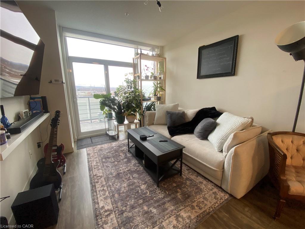 901 - 2081 Fairview Street, Burlington 4