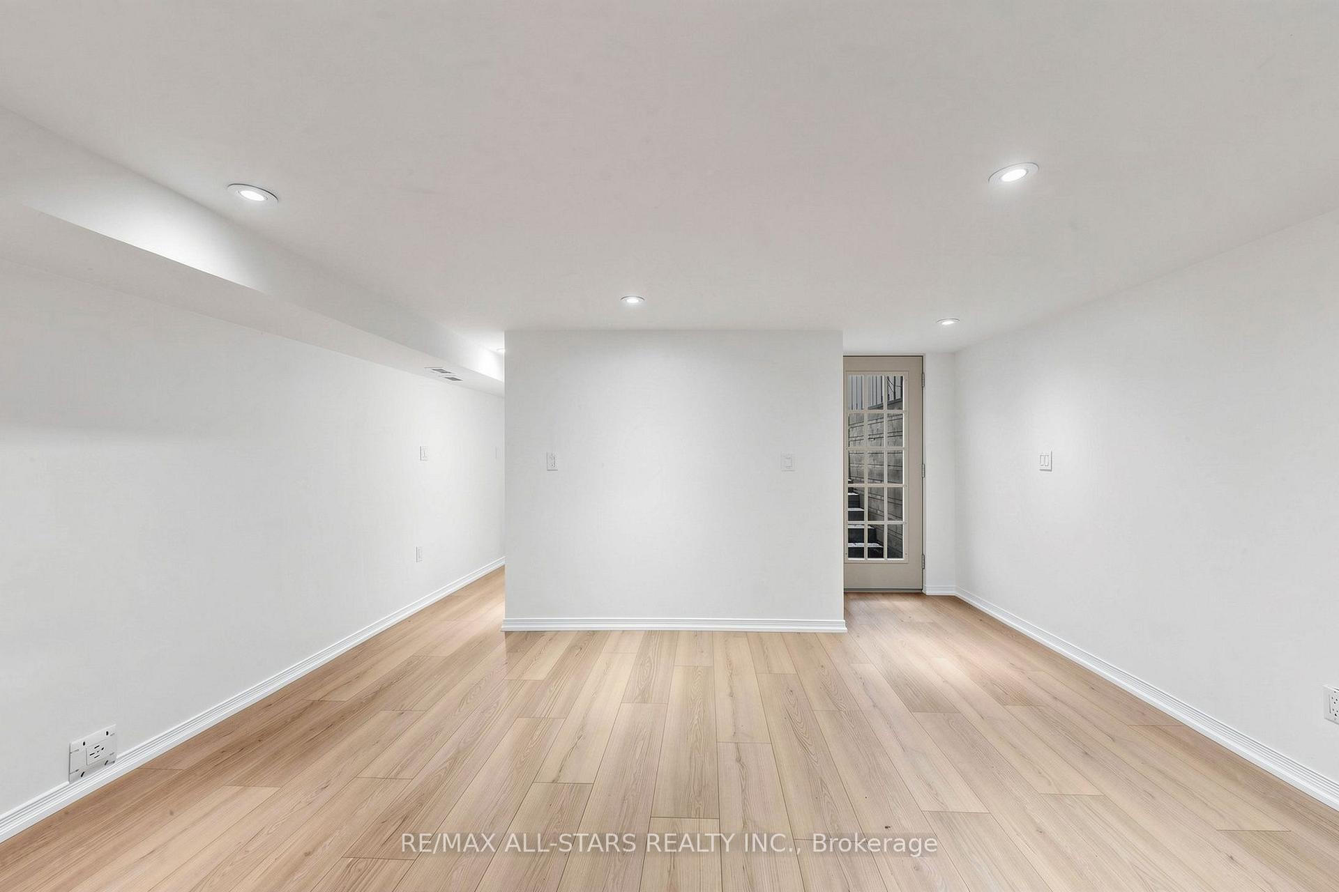 Basement - 68 Macpherson Avenue, Toronto 4