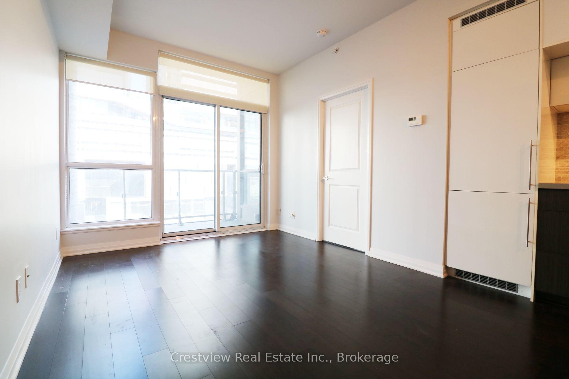 521 - 8 Mercer Street, Toronto 4