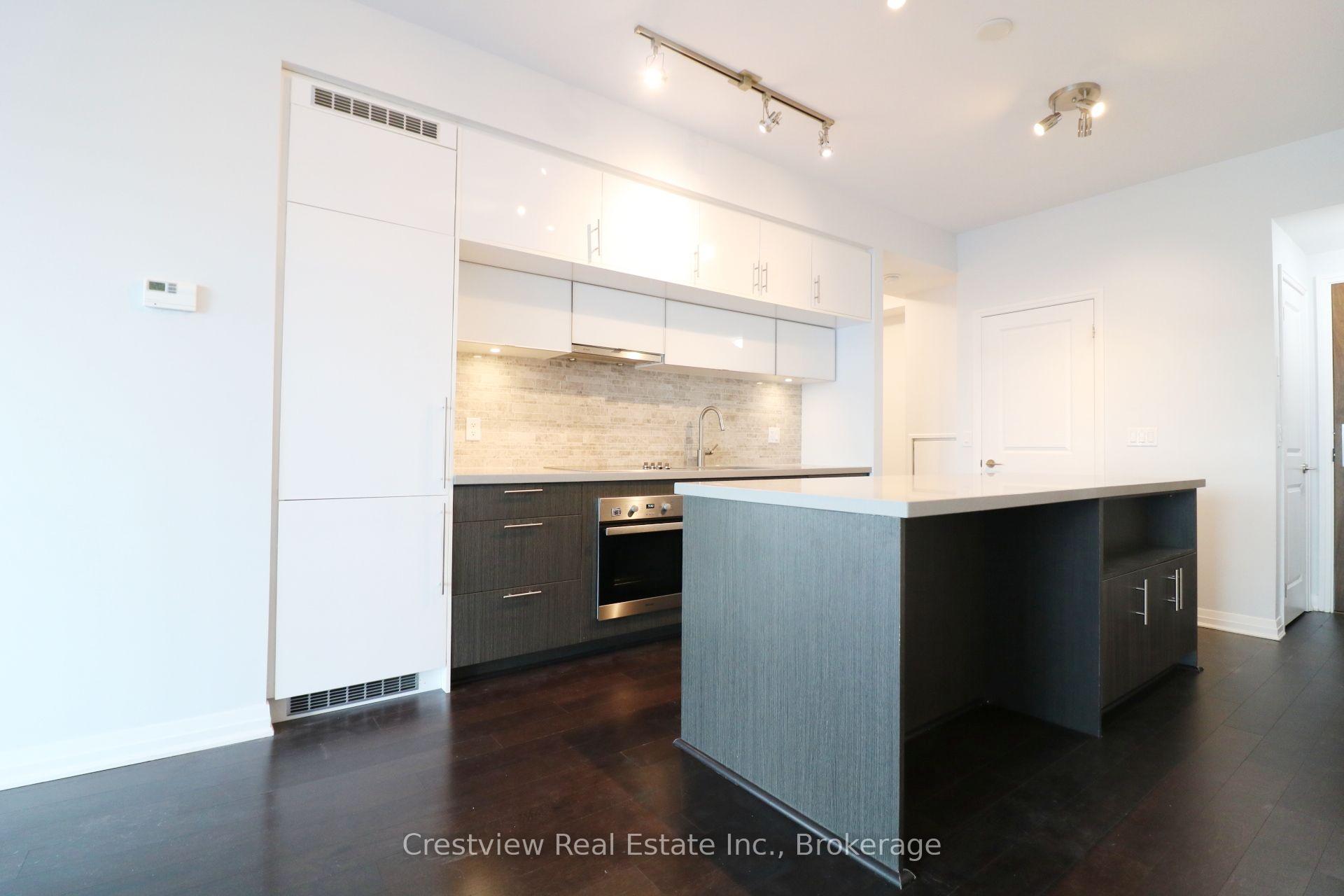 521 - 8 Mercer Street, Toronto 3