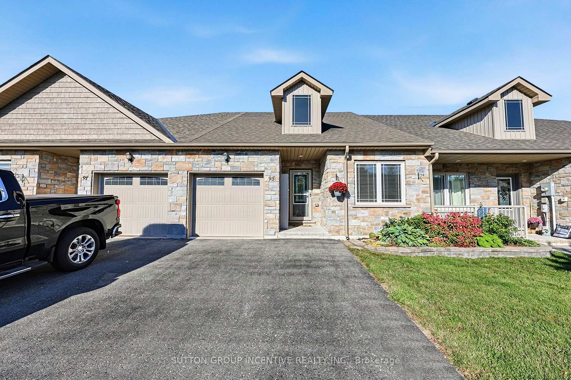 95 Lucy Lane Orillia Ontario Canada Sale residential   Sutton Group Incentive Realty Inc.,Brokerage*