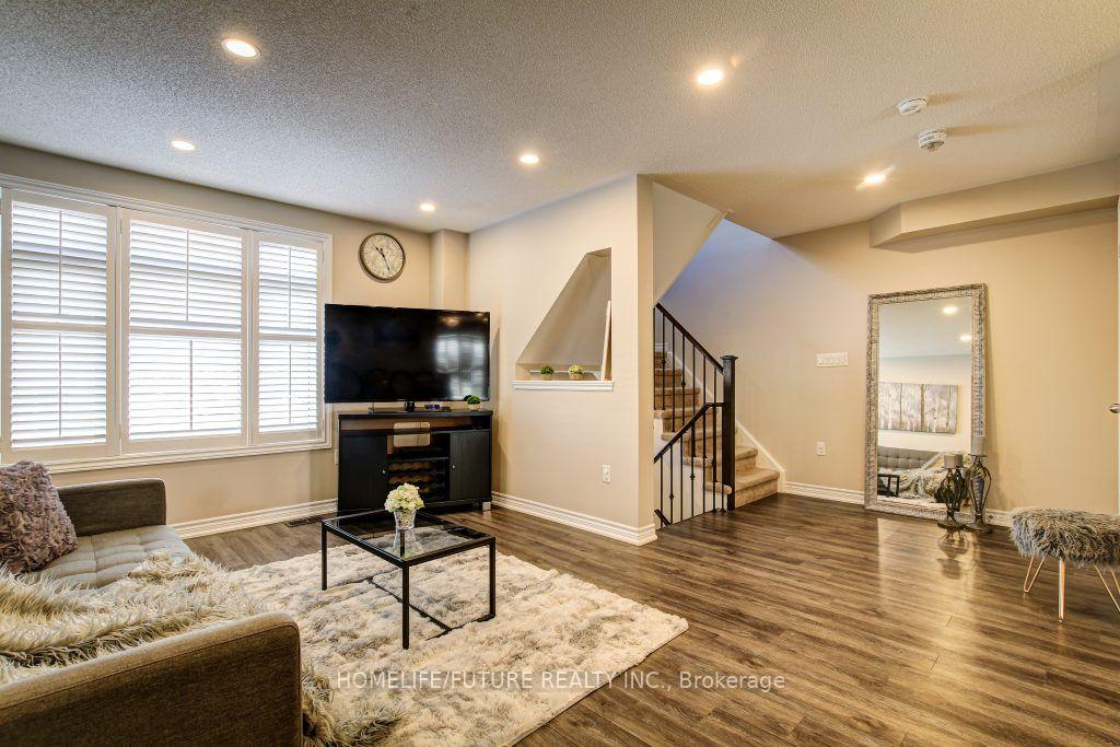 26 Streathern Way, Clarington 4