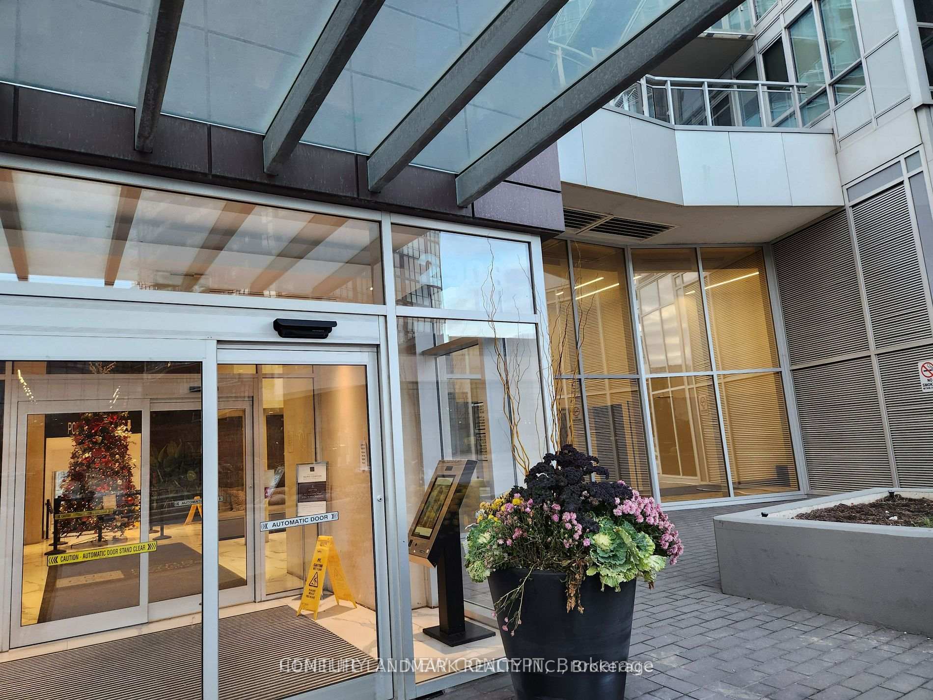 2809 - 2908 Hwy 7, Vaughan 3