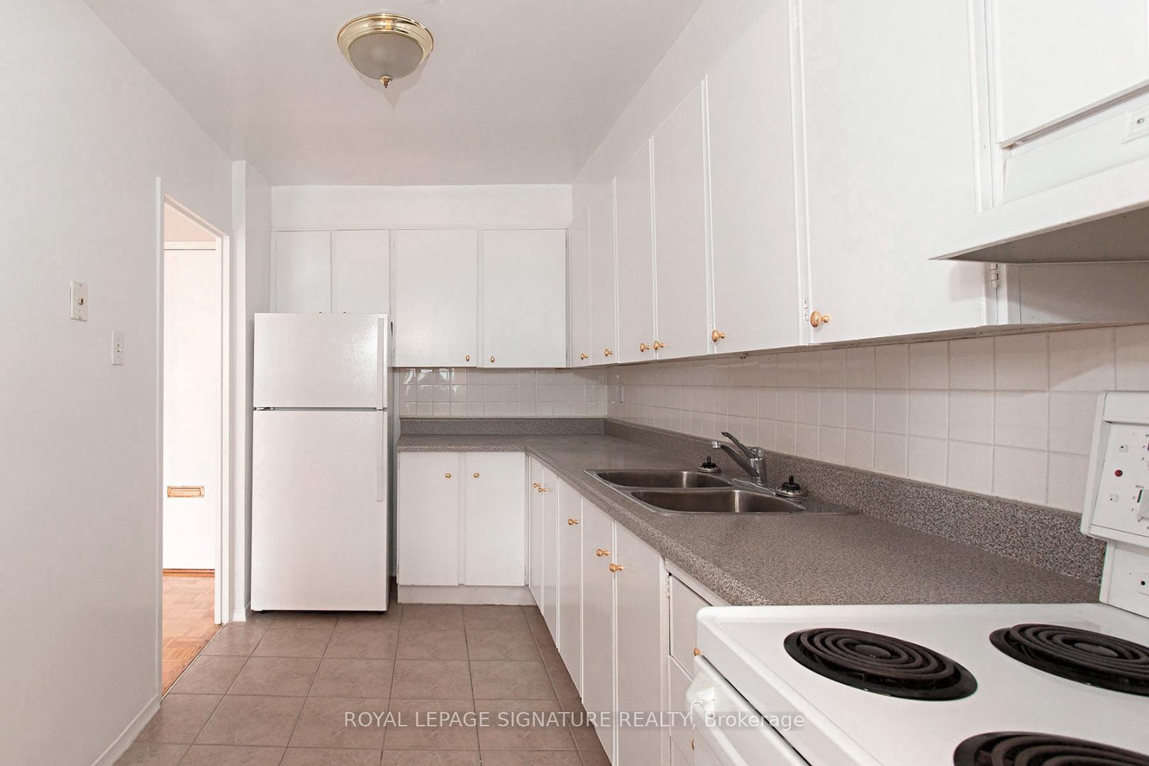 601 - 525 Eglinton Avenue E, Toronto 3