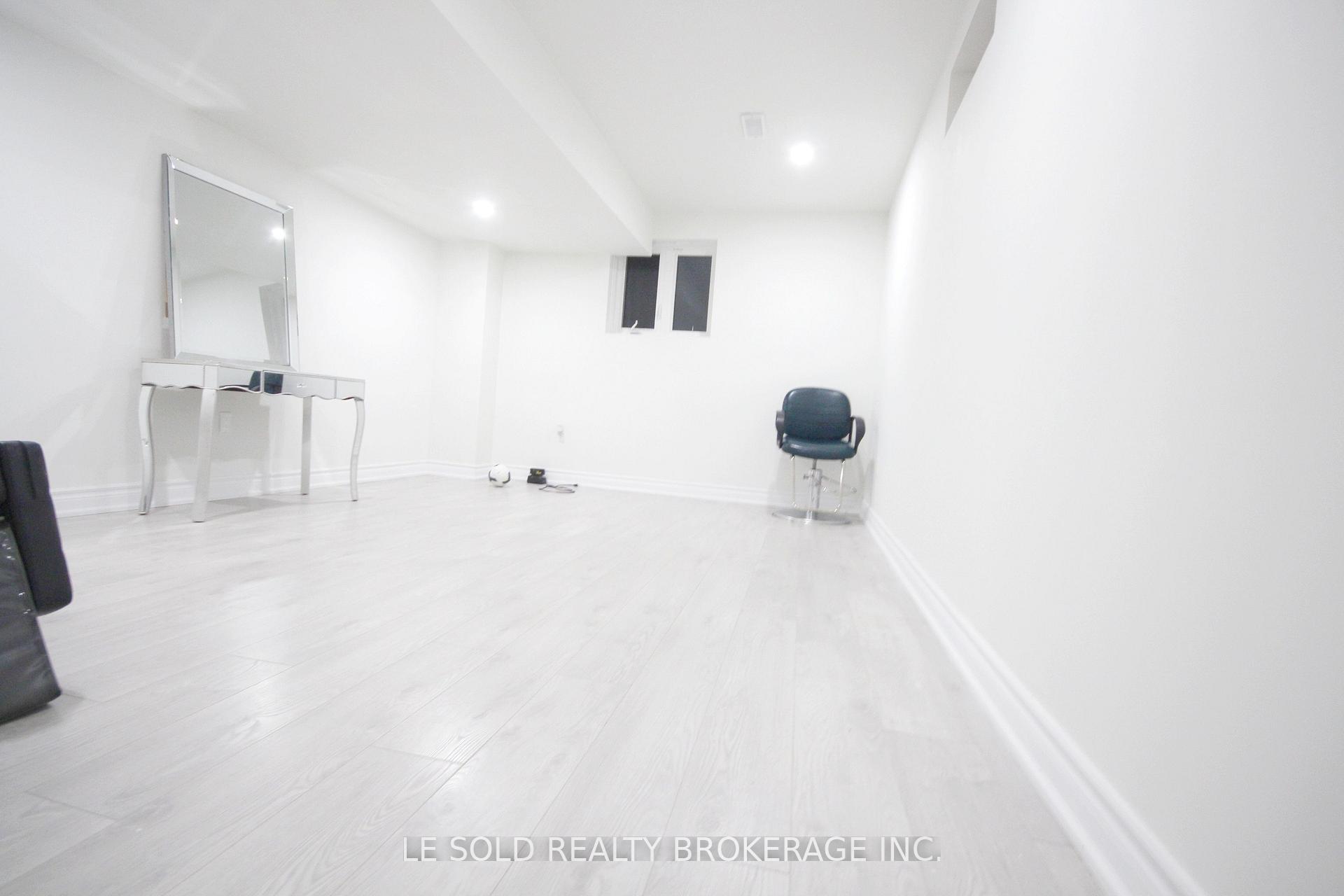 Bsmt - 7 Pear Blossom Way, East Gwillimbury 3