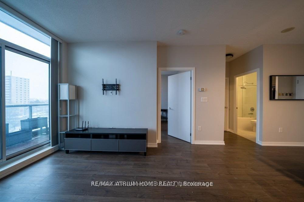 206 - 66 Forest Manor Road, Toronto 5