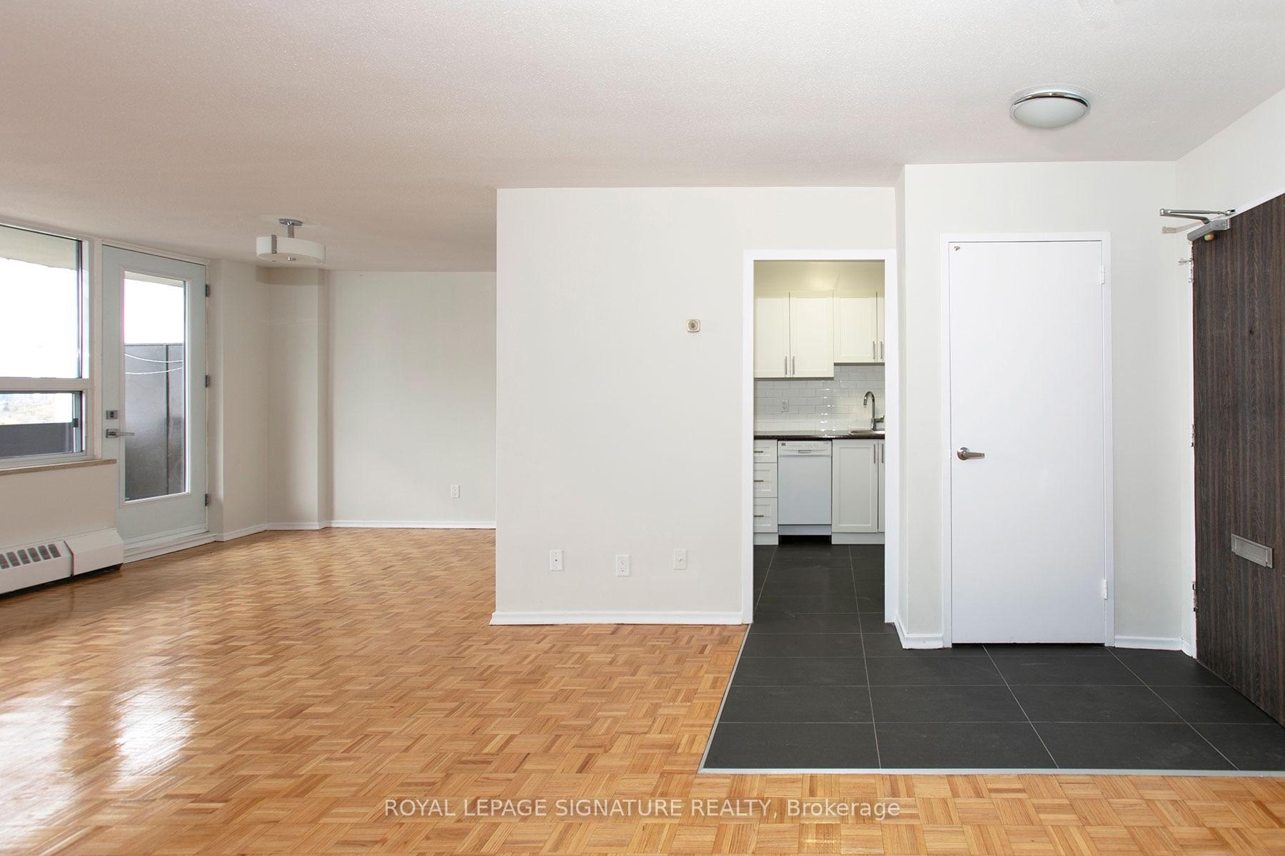 511 - 6200 Bathurst Street, Toronto 4