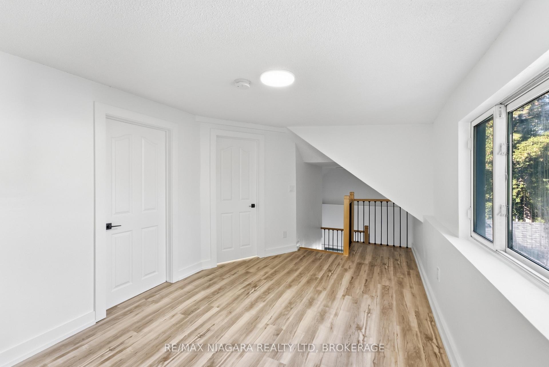 Upper - 34 Haig Street, St. Catharines 5