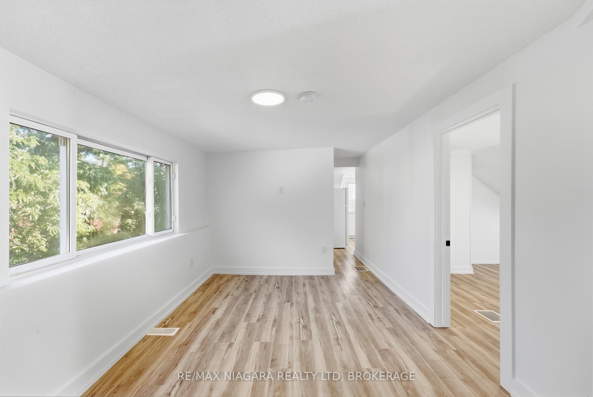 Upper - 34 Haig Street, St. Catharines 3
