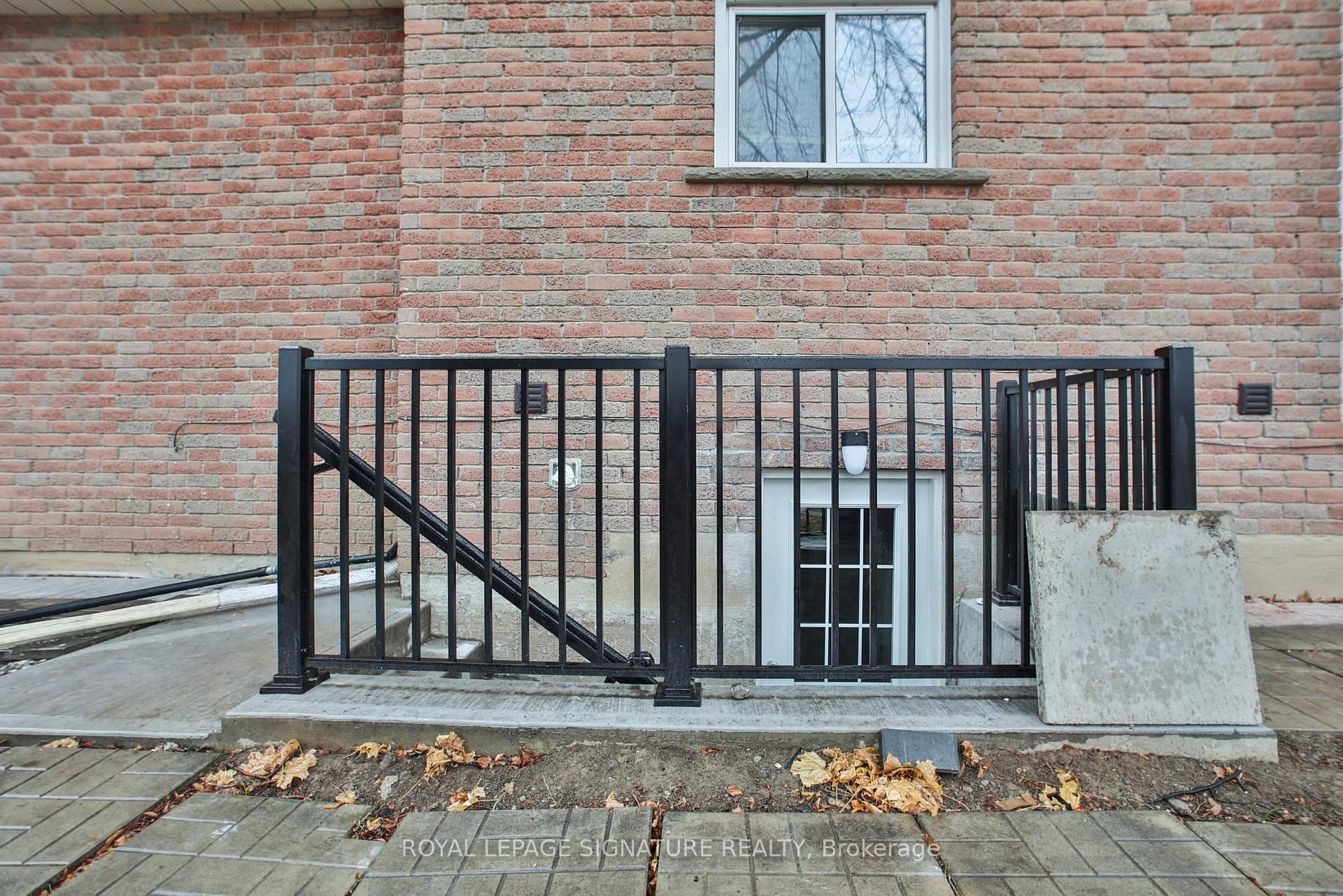 Bsmt - 816 Linden Court, Whitby 3