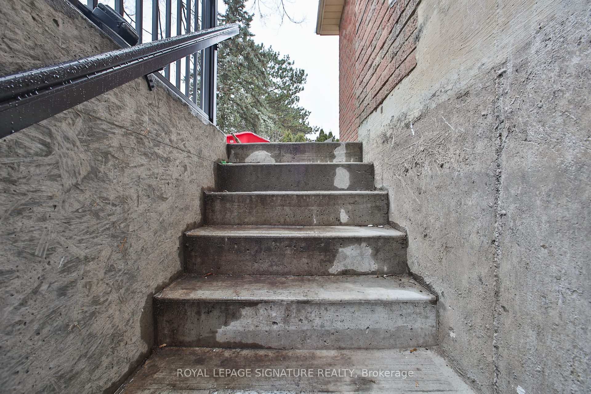 Bsmt - 816 Linden Court, Whitby 2
