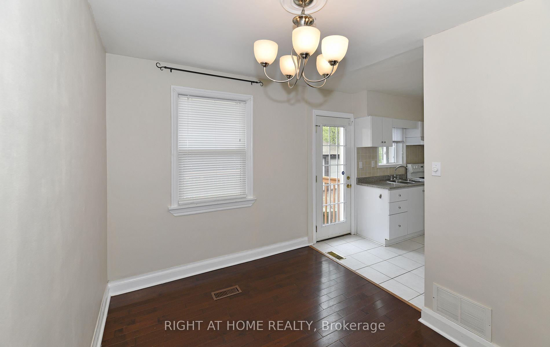 234 Poyntz Avenue, Toronto 5