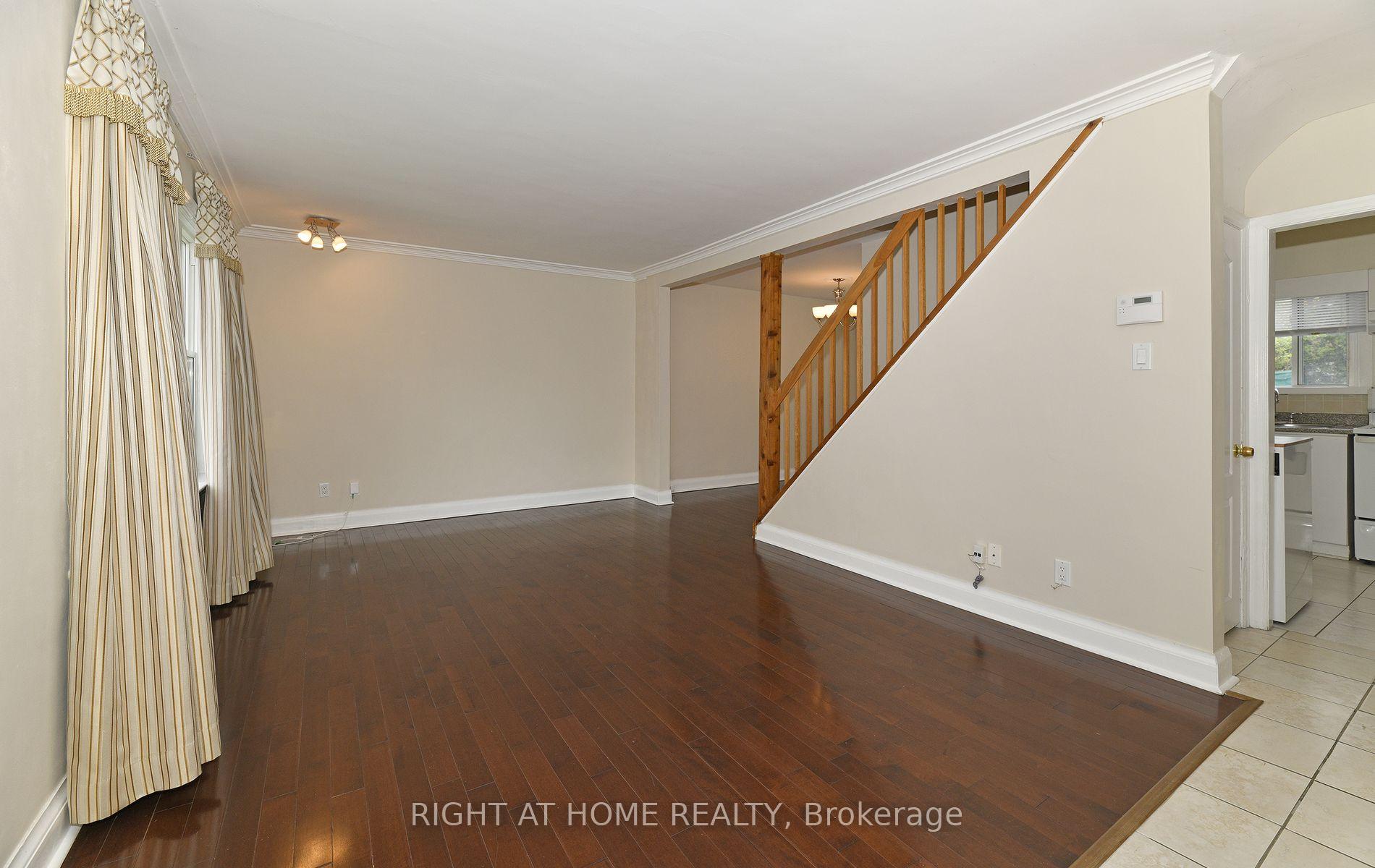 234 Poyntz Avenue, Toronto 4