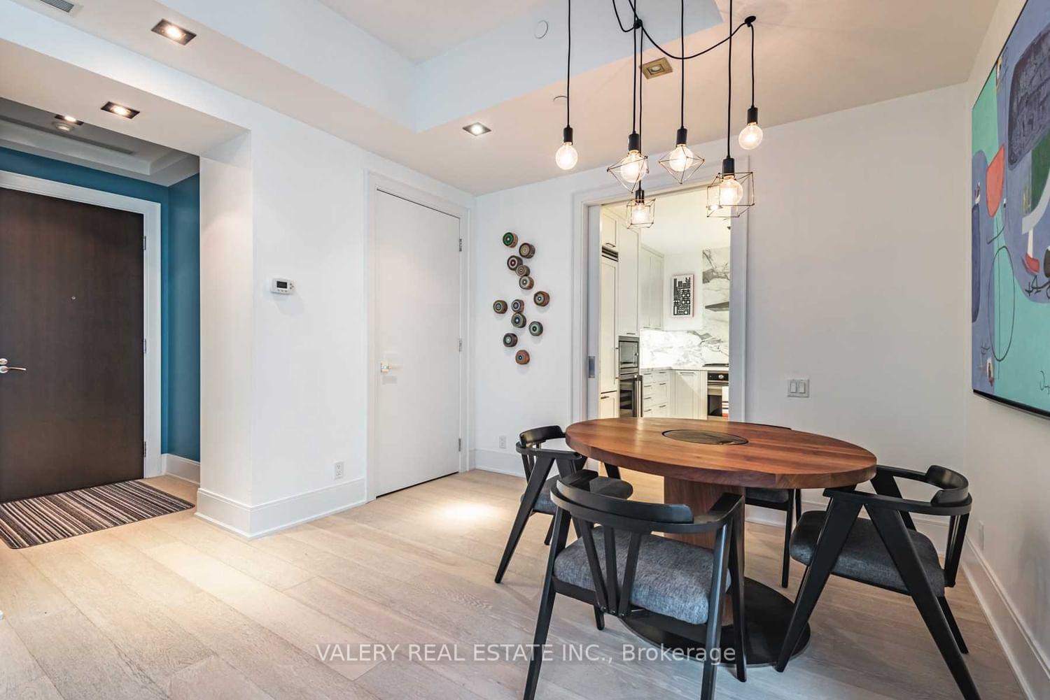 602 - 77 Charles Street W, Toronto 4