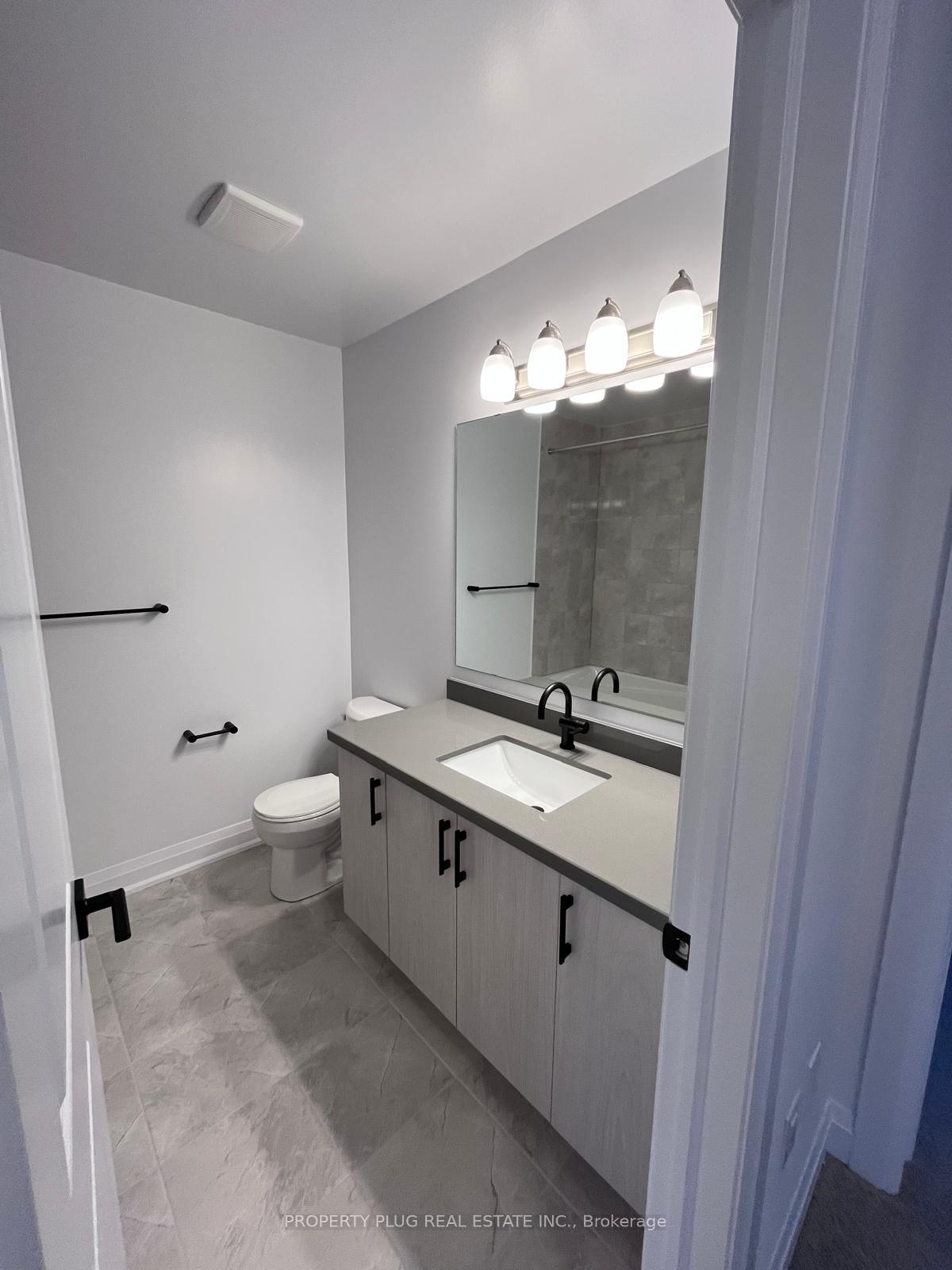 23 Gateway Drive, Barrie 5
