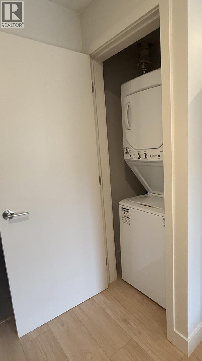 studio 6252 KITCHENER STREET, Burnaby 2