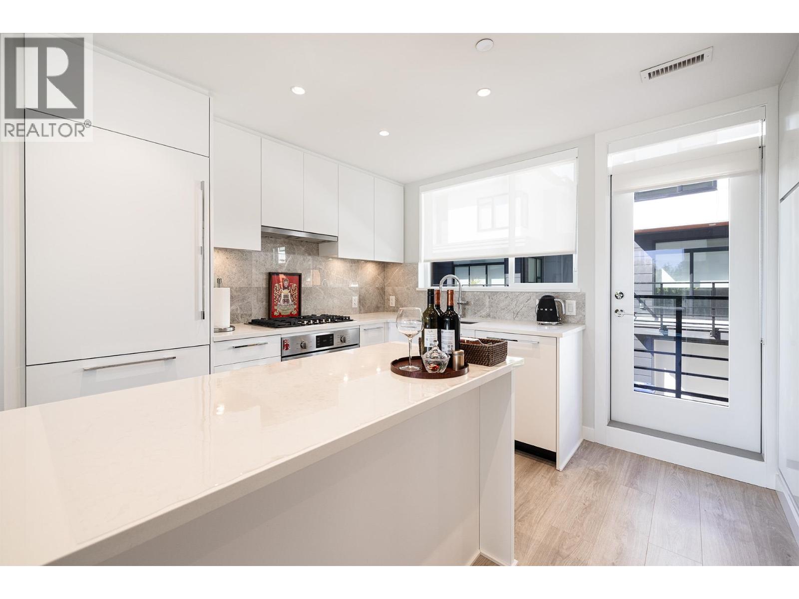 Th103 5370 CROOKED BRANCH ROAD, Vancouver 5