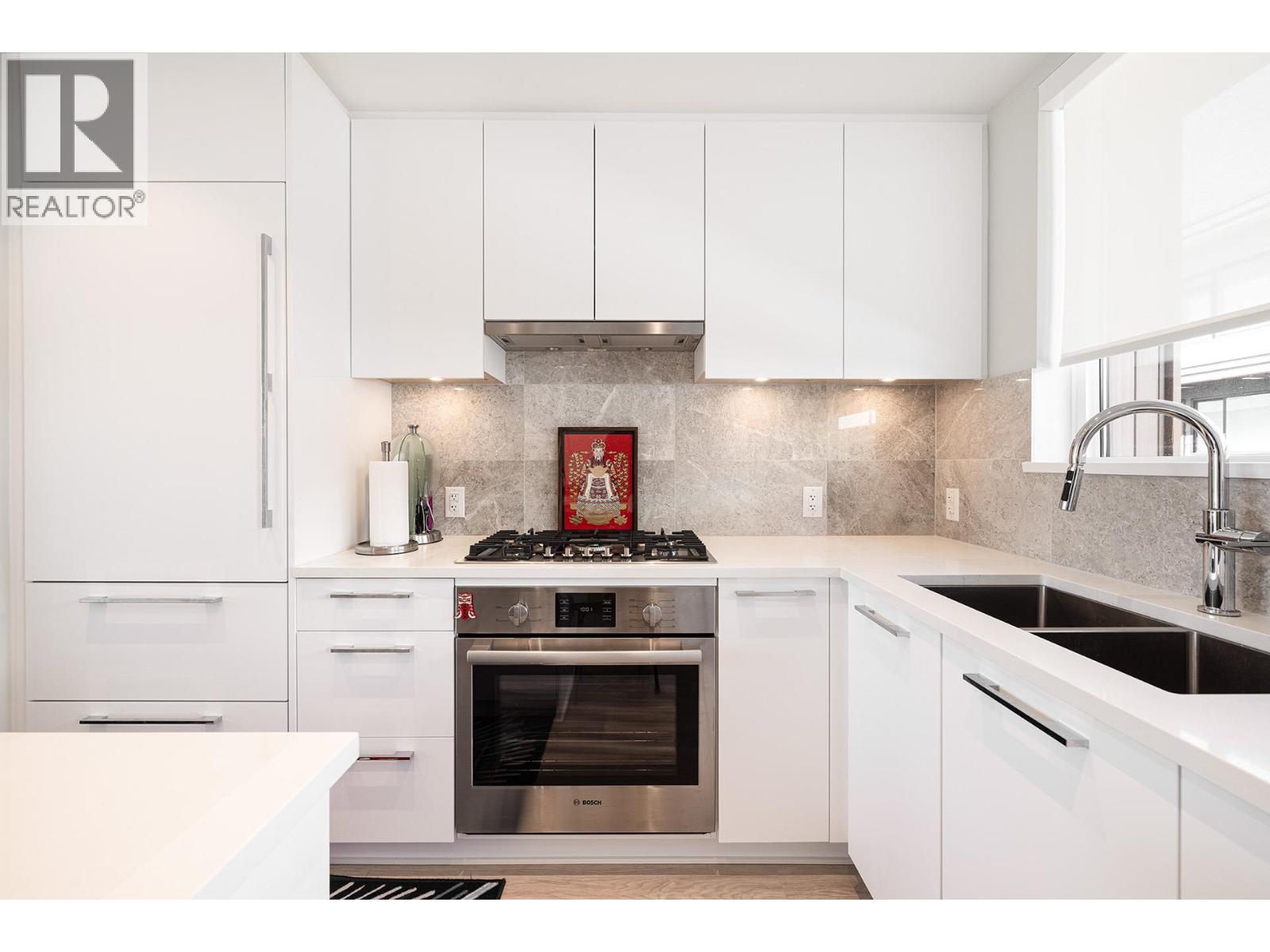 Th103 5370 CROOKED BRANCH ROAD, Vancouver 4
