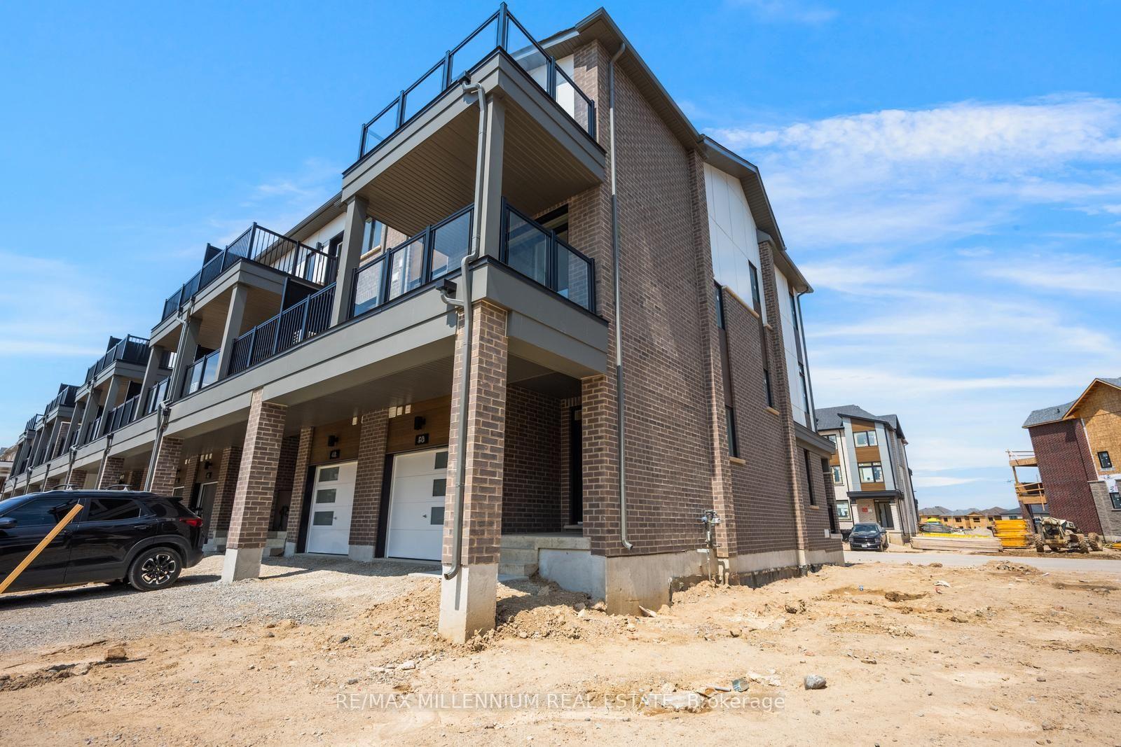 MAIN - 50 Thornbird Crescent, Brampton 2