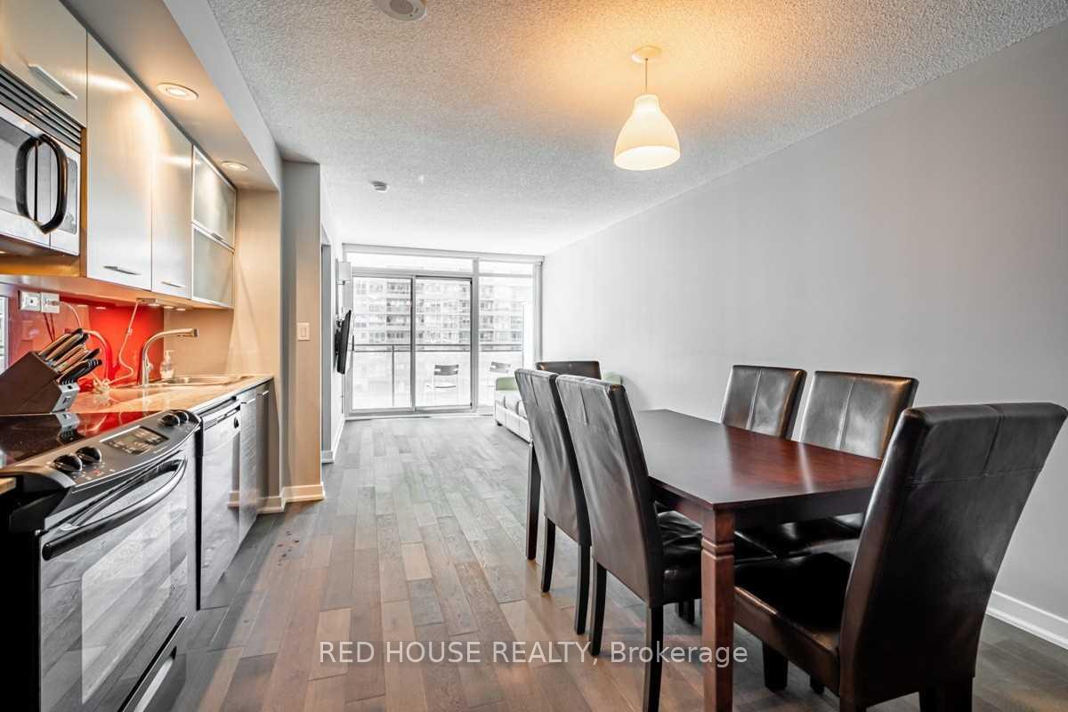 628 - 8 Telegram Mews, Toronto 5