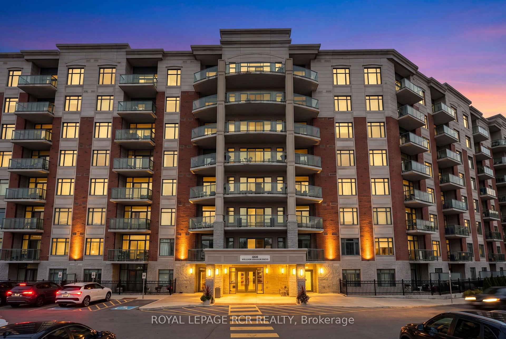 318 - 460 William Graham Drive Aurora Ontario Canada Sale residential Debbie Martin Royal LePage RCR Realty, Brokerage *