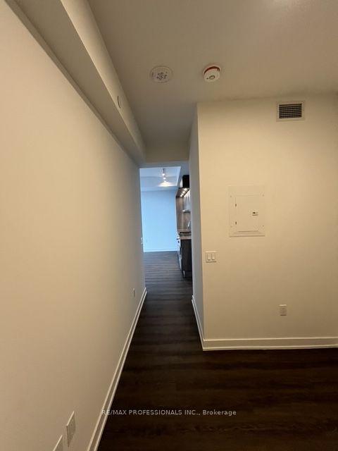7004 - 448 Burnhamthorpe Road W, Mississauga 4