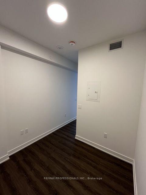 7004 - 448 Burnhamthorpe Road W, Mississauga 5