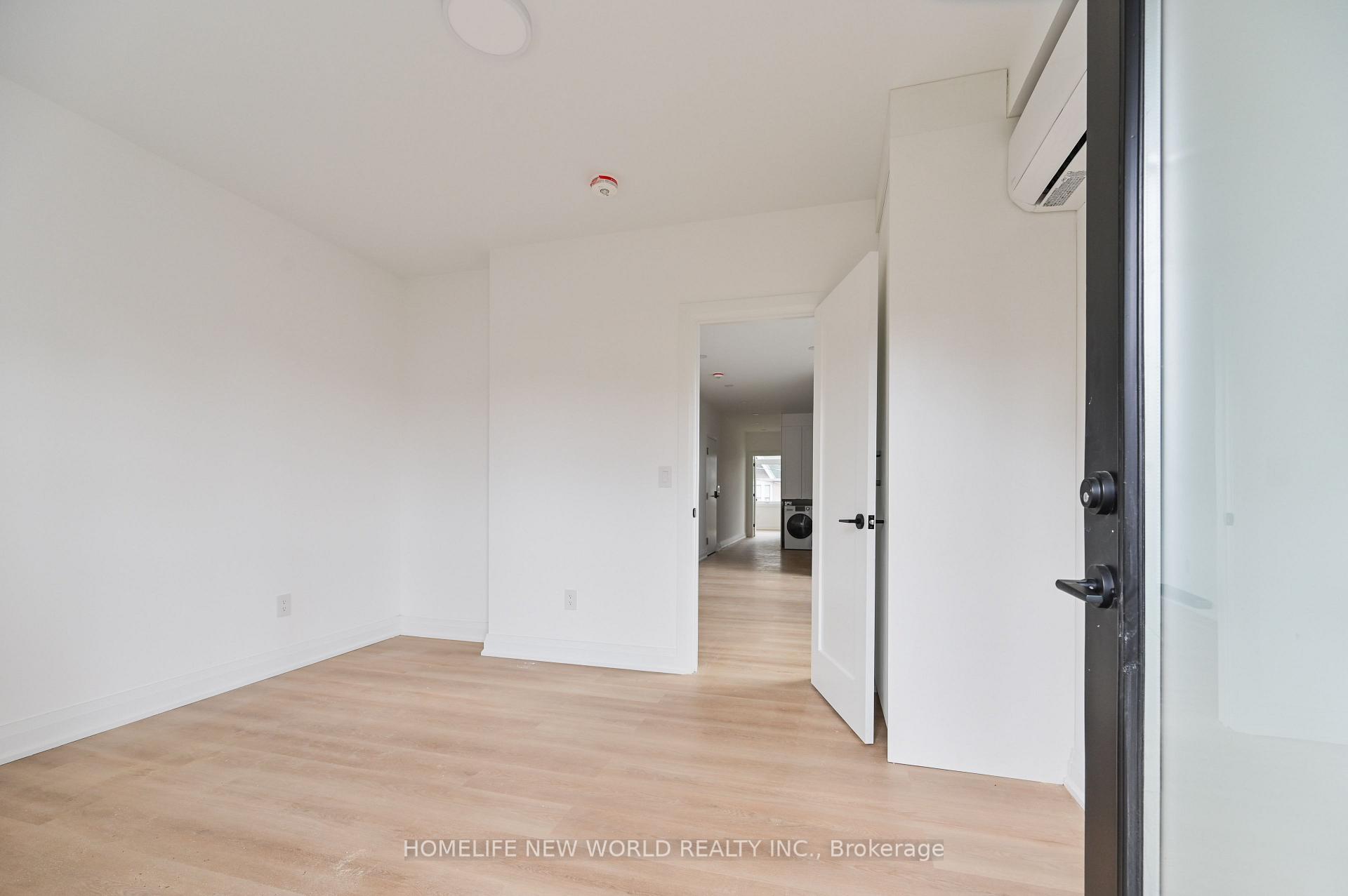 228 Emerson Ave Avenue, Toronto 4
