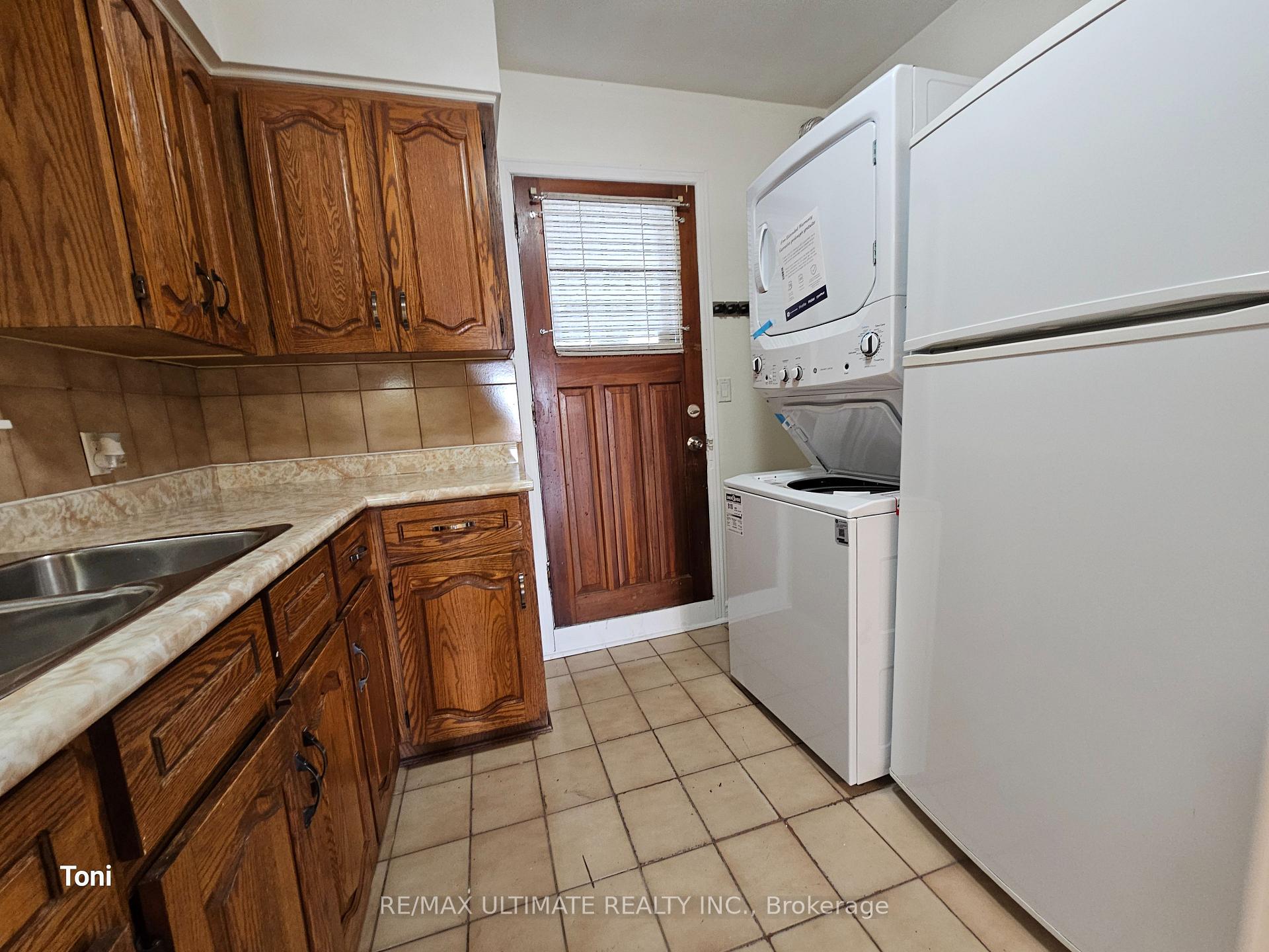 2nd floor - 568 Rogers Road, Toronto 5