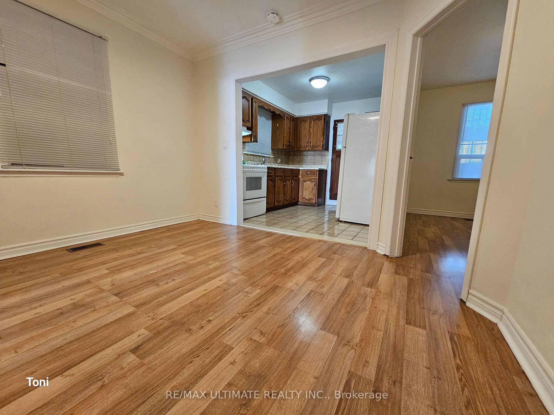 2nd floor - 568 Rogers Road, Toronto 2