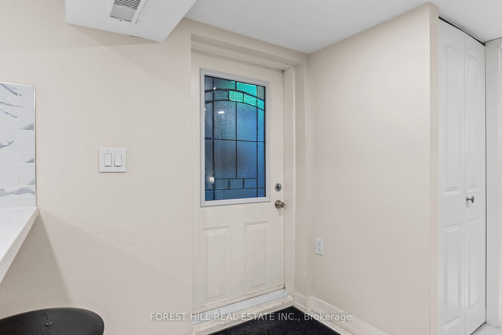 Lower - 53 Meadowbank Road, Toronto 2