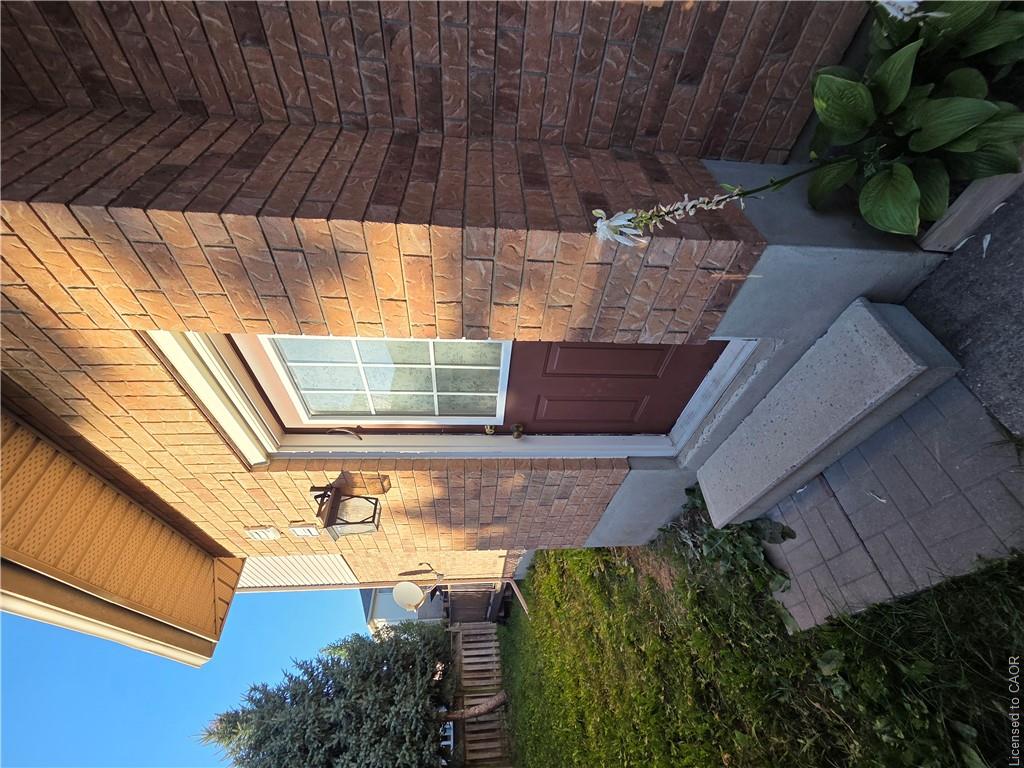 LOWER - 264 Holbeach Court, Waterloo 4