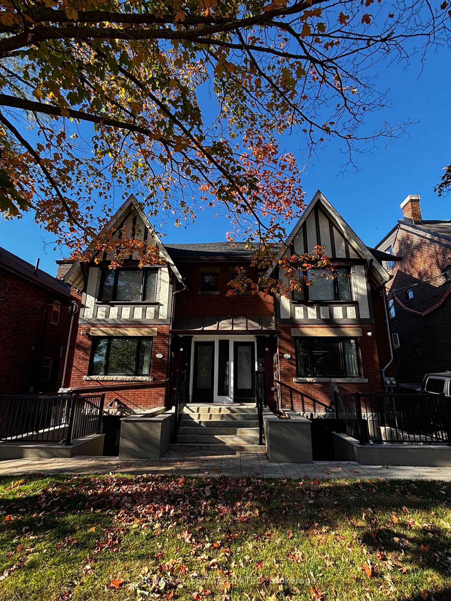 Walk Out - 22A Austin Terrace, Toronto 2